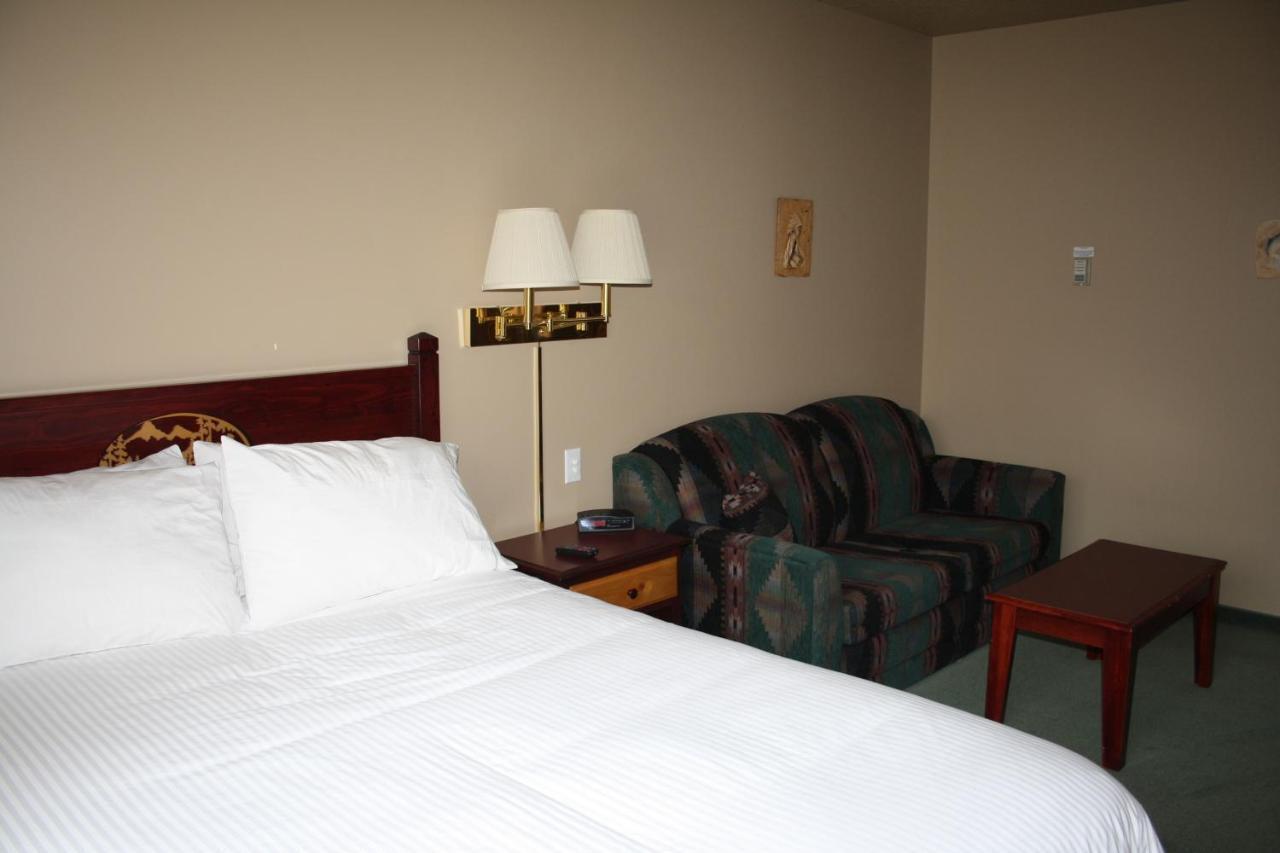 Waterton Lakes Lodge Resort Exterior photo